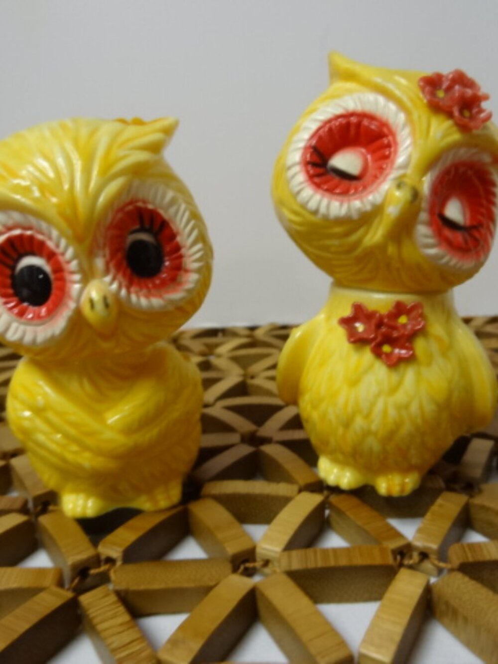 Cute Retro Owl Salt & Pepper Shakers - Picture 2 of 4